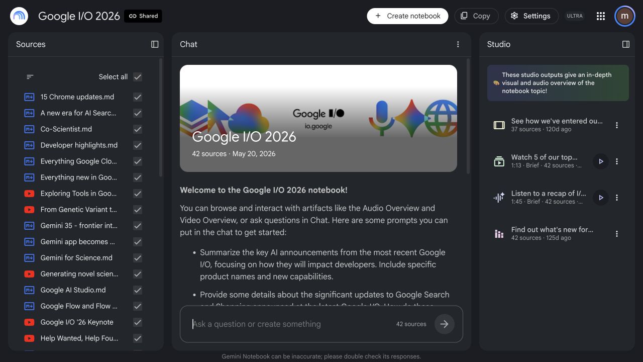 Interfaz de Gemini Notebook: fuentes a la izquierda, chat en el centro y Studio a la derecha